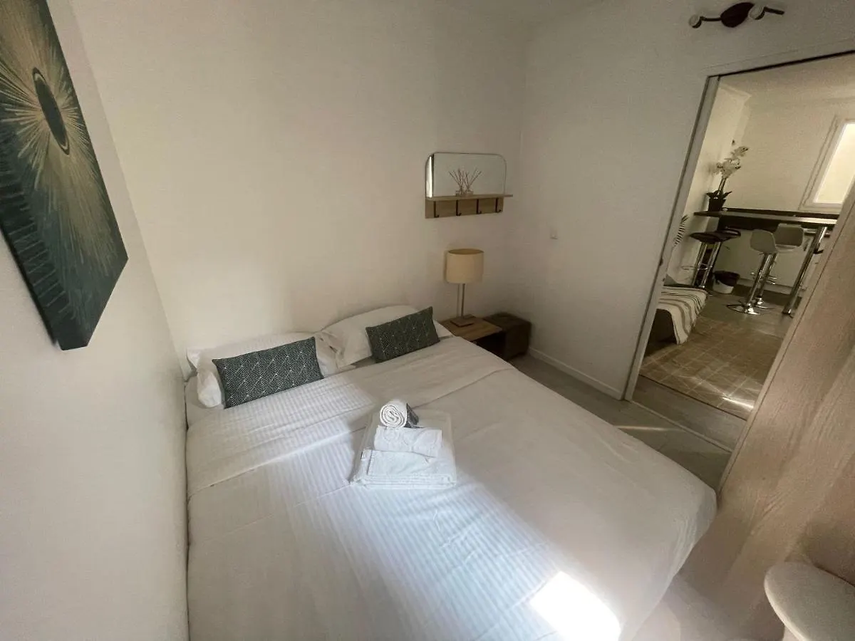 Appartement Proche Tour Eiffel Paris 7 - 4P Apartment