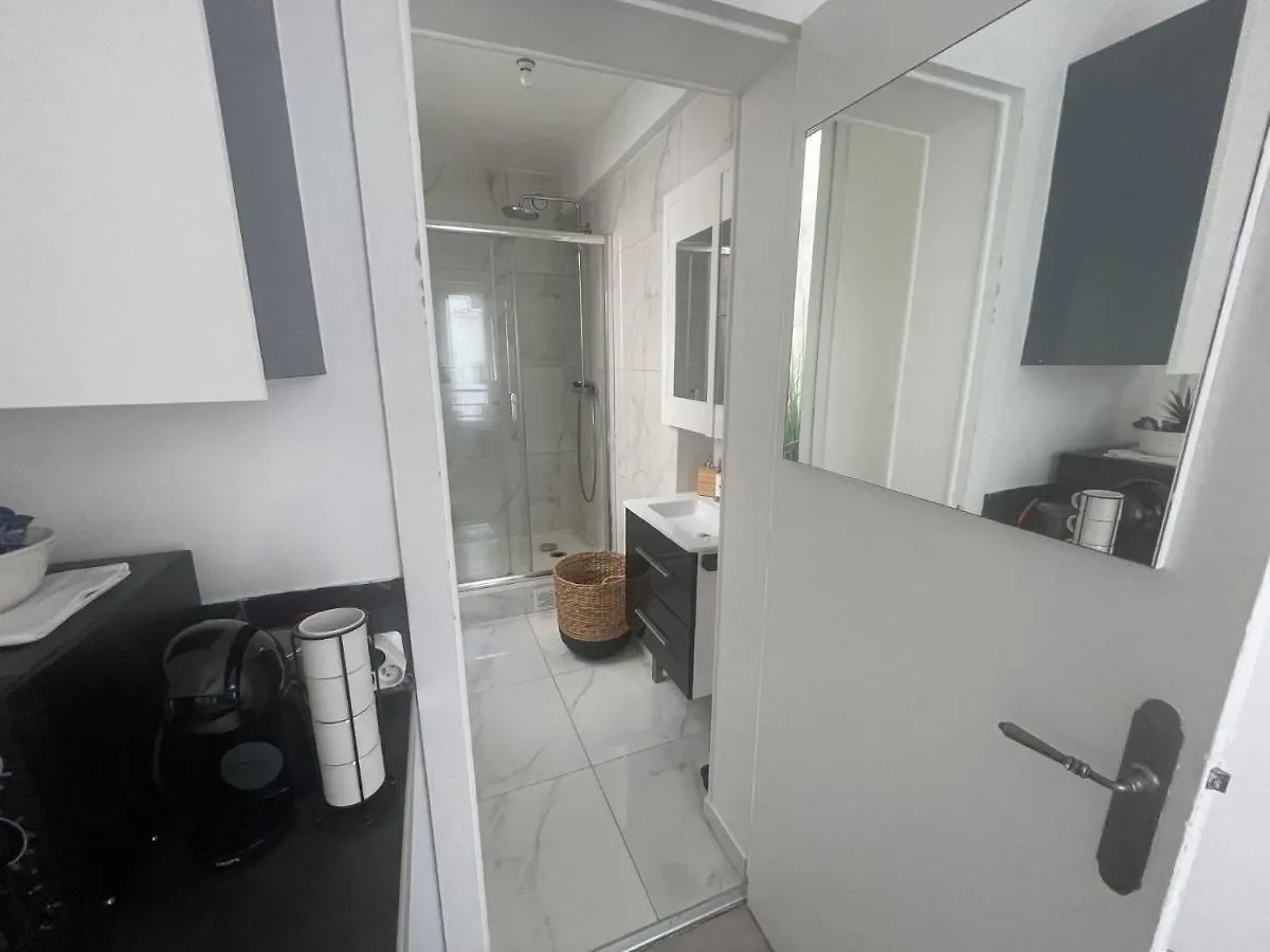 Appartement Proche Tour Eiffel Paris 7 - 4P 0*,  France